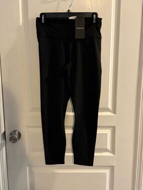 Fabletics PowerHold Women’s Leggings Medium New with Tags